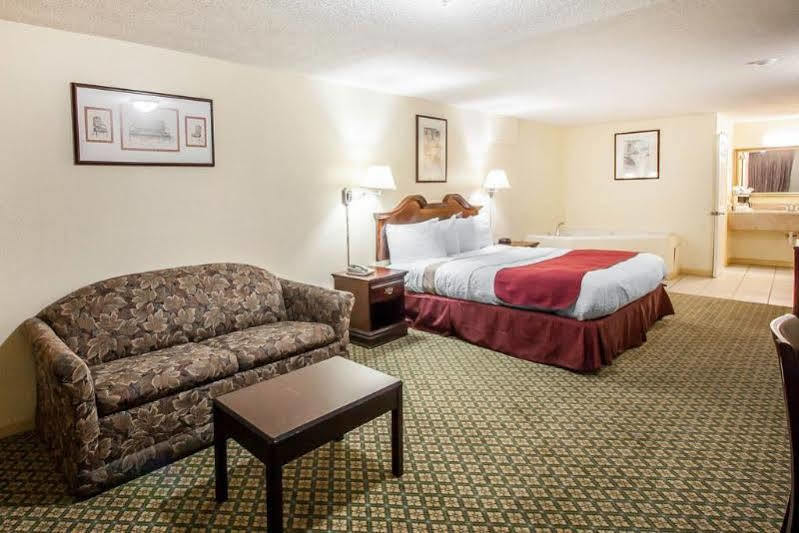Red Roof Inn Memphis - Graceland Airport Exterior photo
